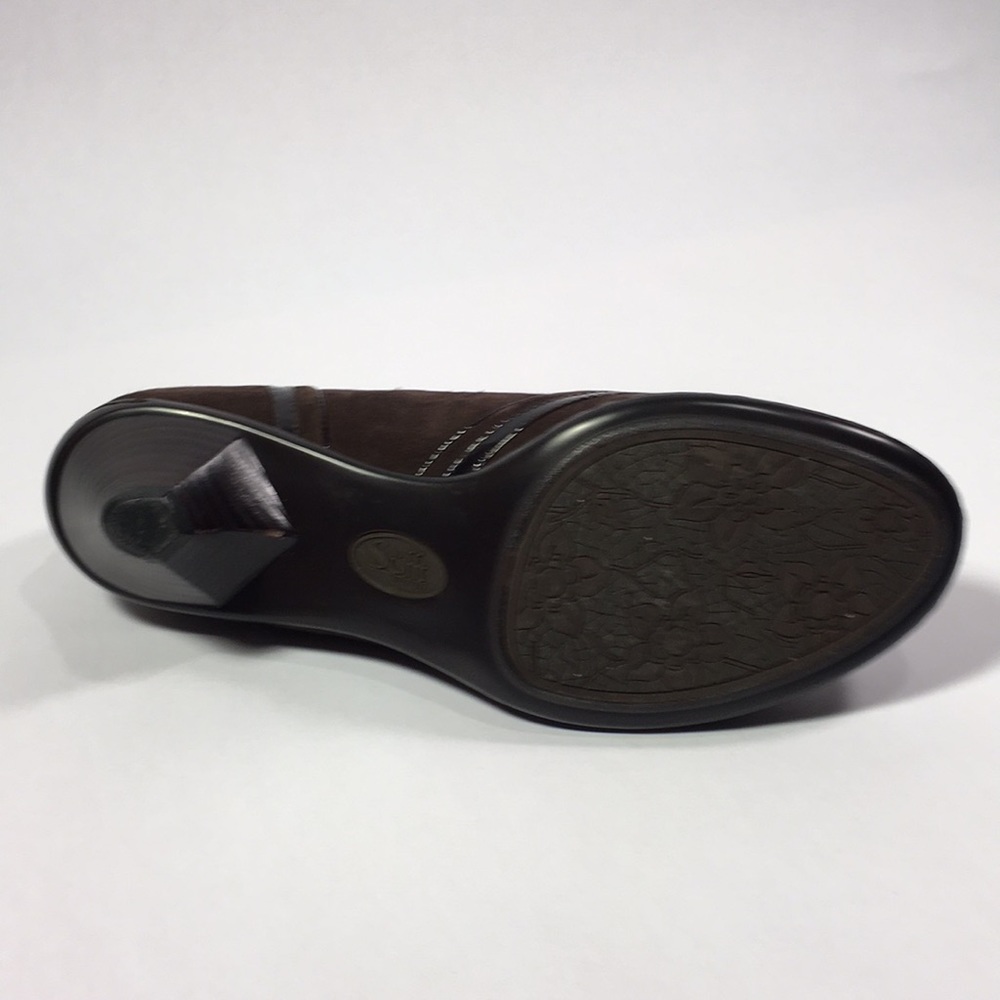 Sofft Suede Dark Brown Heels - Picture 5 of 8